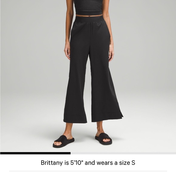 Lululemon Women's Woven Black Wide-Leg Crop Pants - Picture 1 of 7
